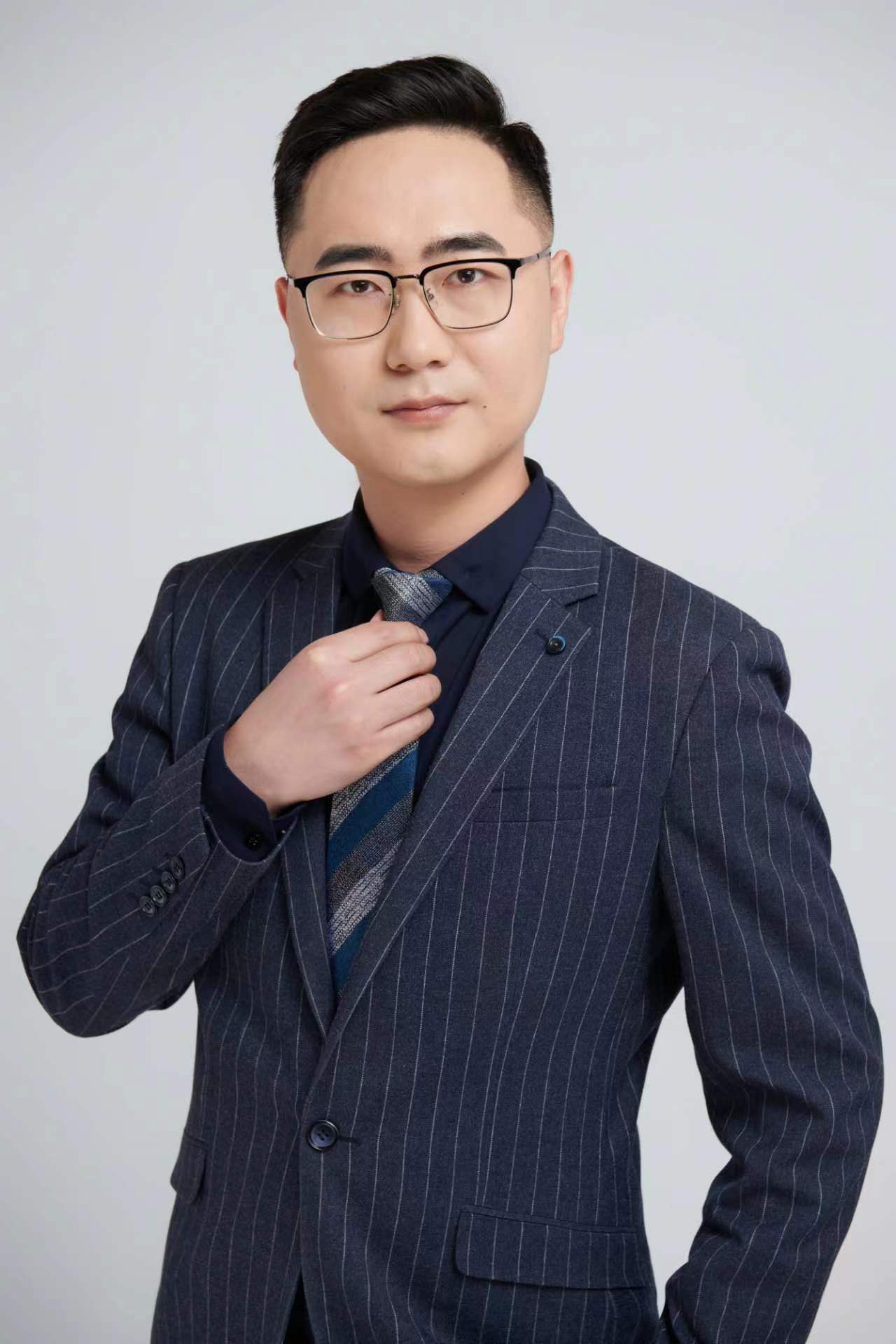安文强律师职业形象照